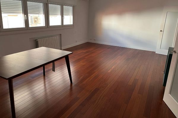 Suelos Pamplona · Colocación de suelo laminado en Pamplona